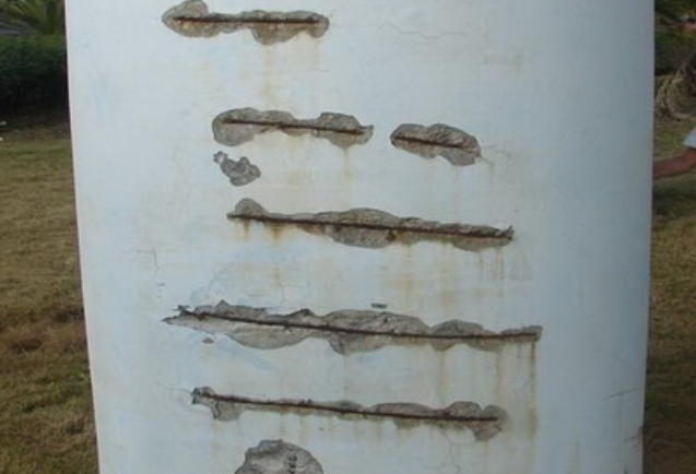 墩柱钢筋锈胀引起混凝土剥落1